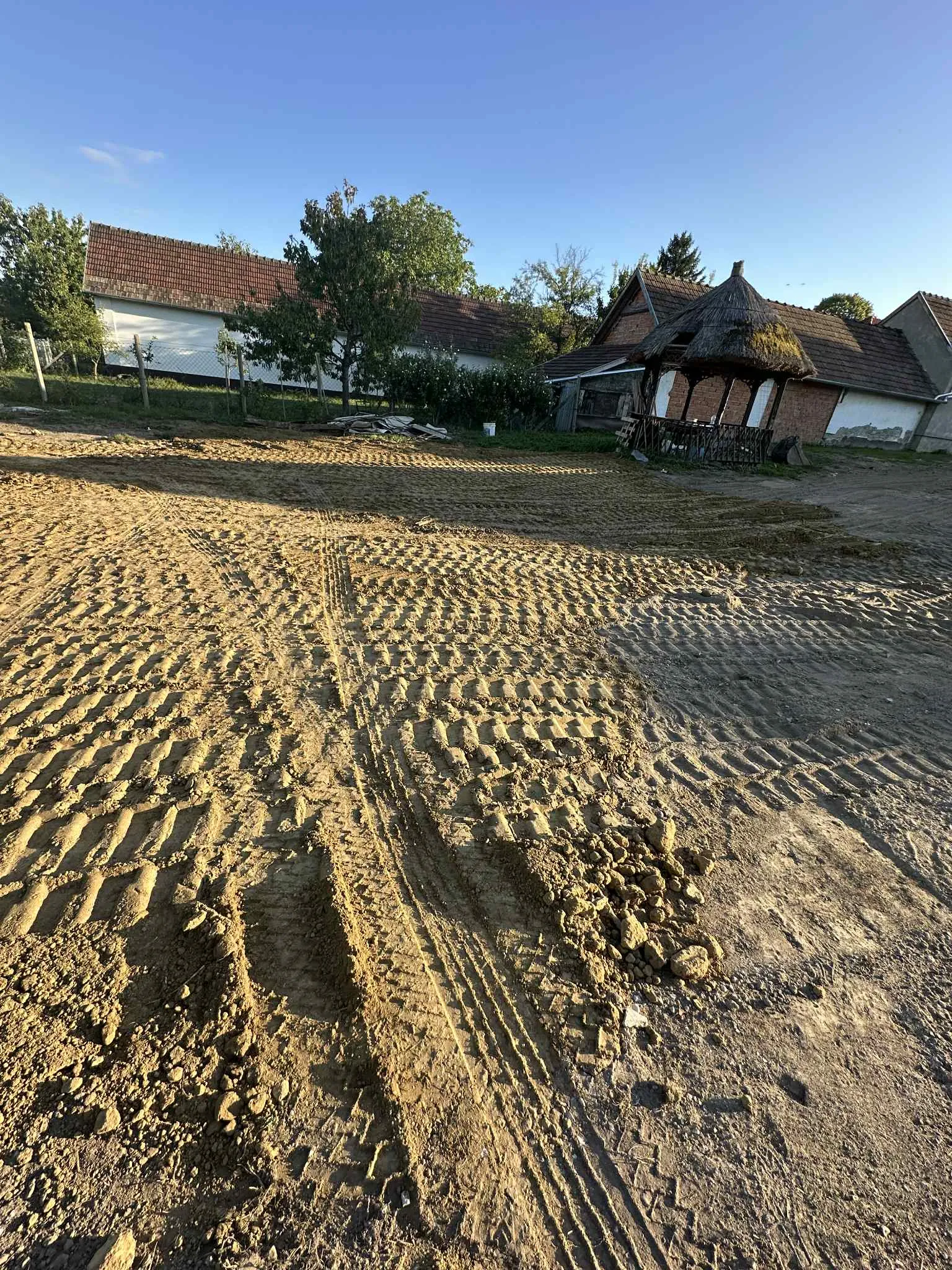 Épületek és egyéb létesítmények bontása 21